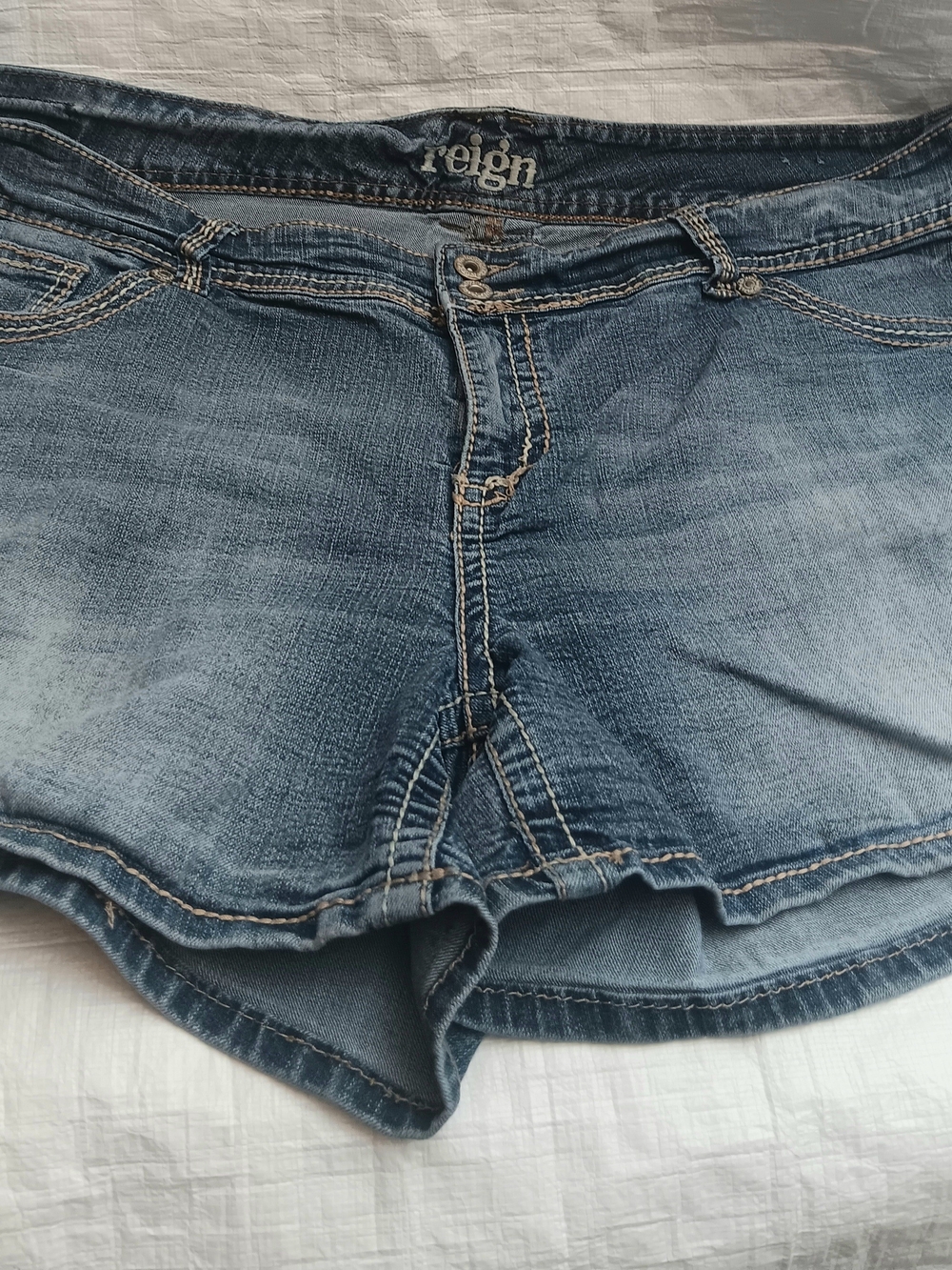 Reign brand, women's blue denim shorts size 20